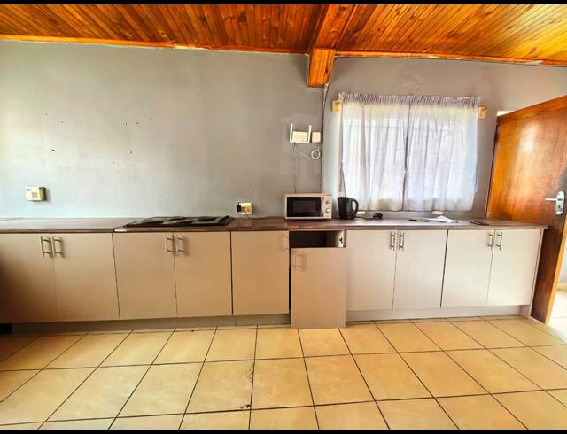 5 BEDROOM HOUSE FOR SALE IN SASOLBURG EXT 1